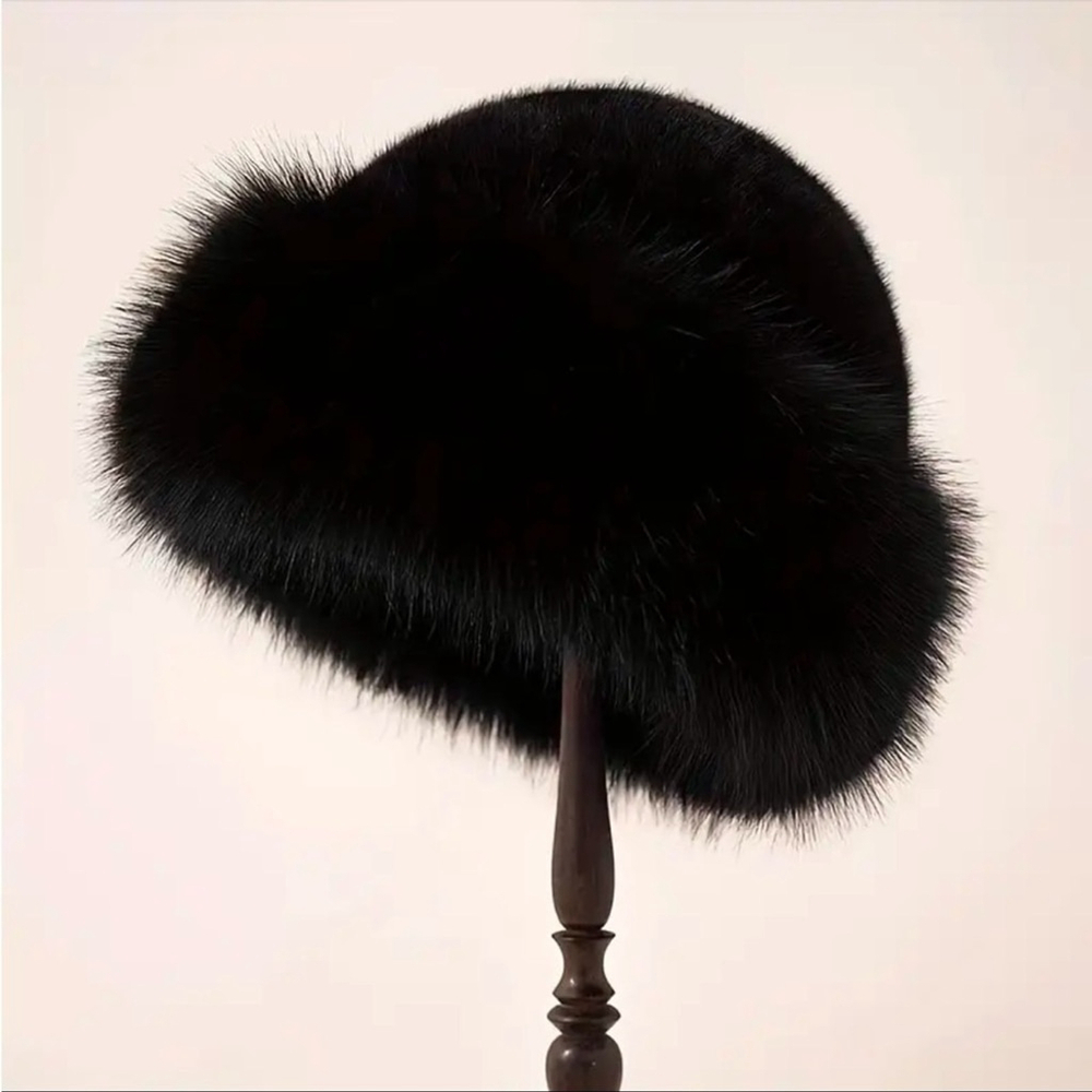 NEW: Women's Luxury Faux Fur Winter Hat, Thick, Fluffy, Warm, Lightweight - Picture 3 of 10